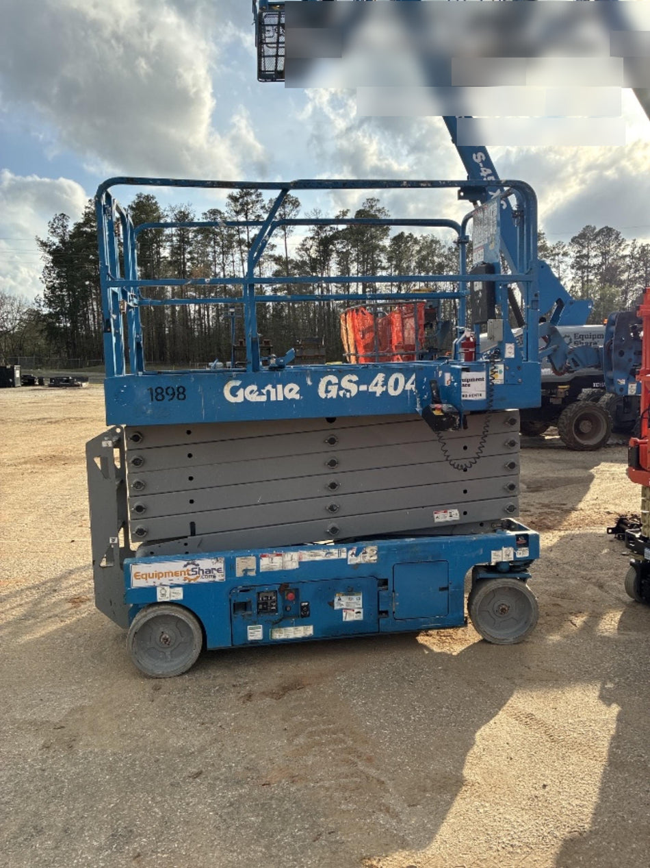2016 Genie GS-4047 40' Electric Scissor Lift