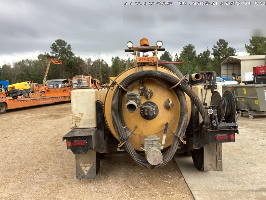 2022 Vac-Tron LP573XDT T4 Koehler Diesel Engine, 500 Gallon Debris Tank, x2 100 Gallon Water Tanks