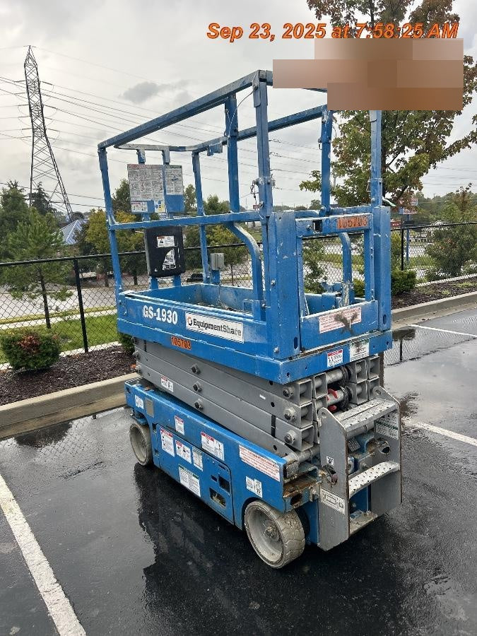 2020 Genie GS-1930 Solid Non Marking Tires, Beacon, Folding rails with half height swing gate