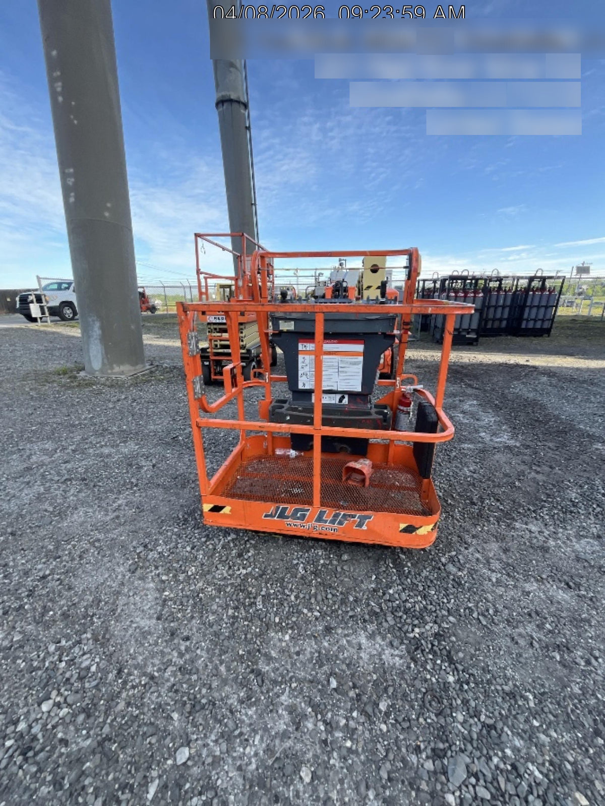 2021 JLG E400AJP Narrow