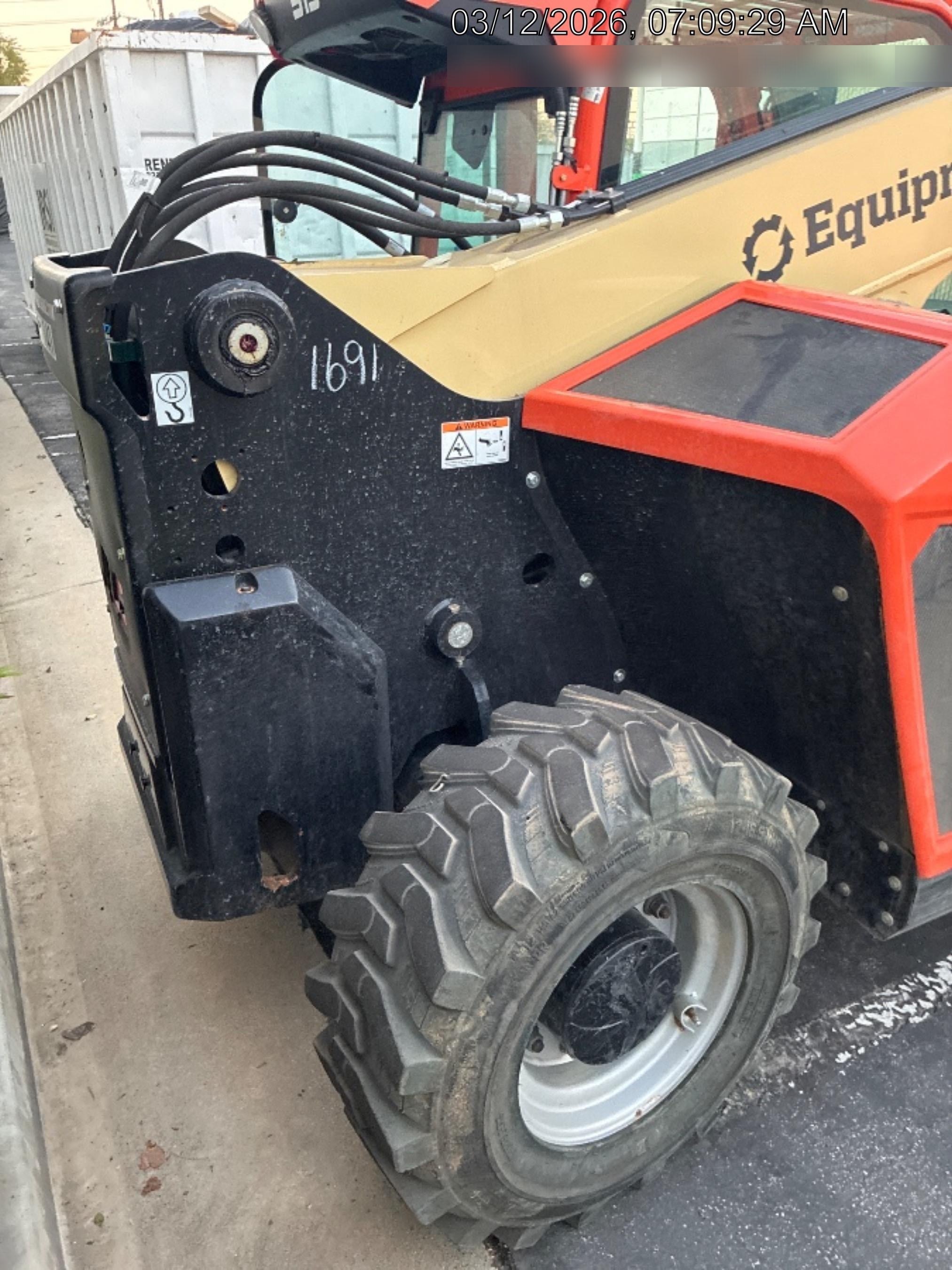 2025 JLG 519