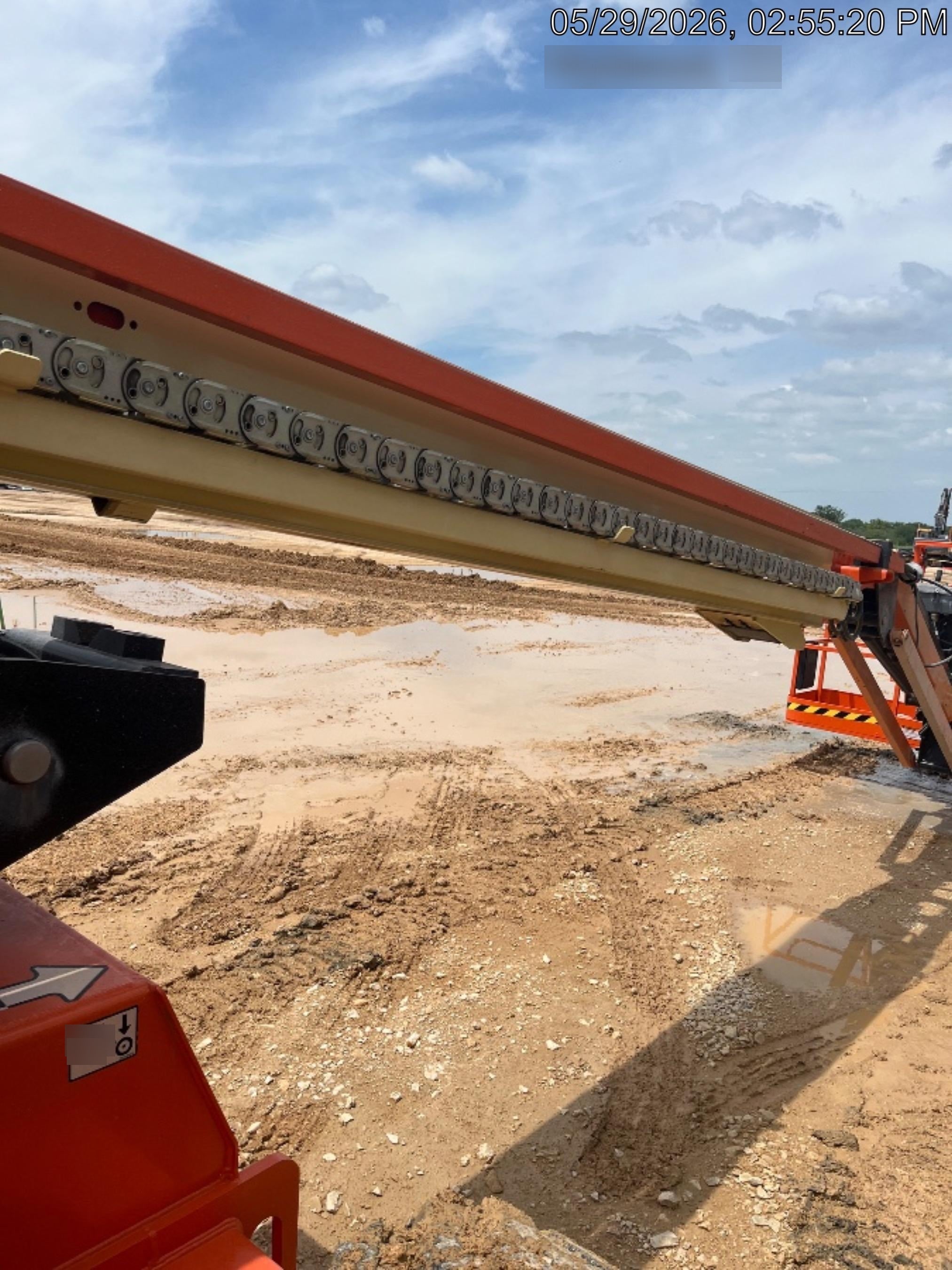2022 JLG 660SJ