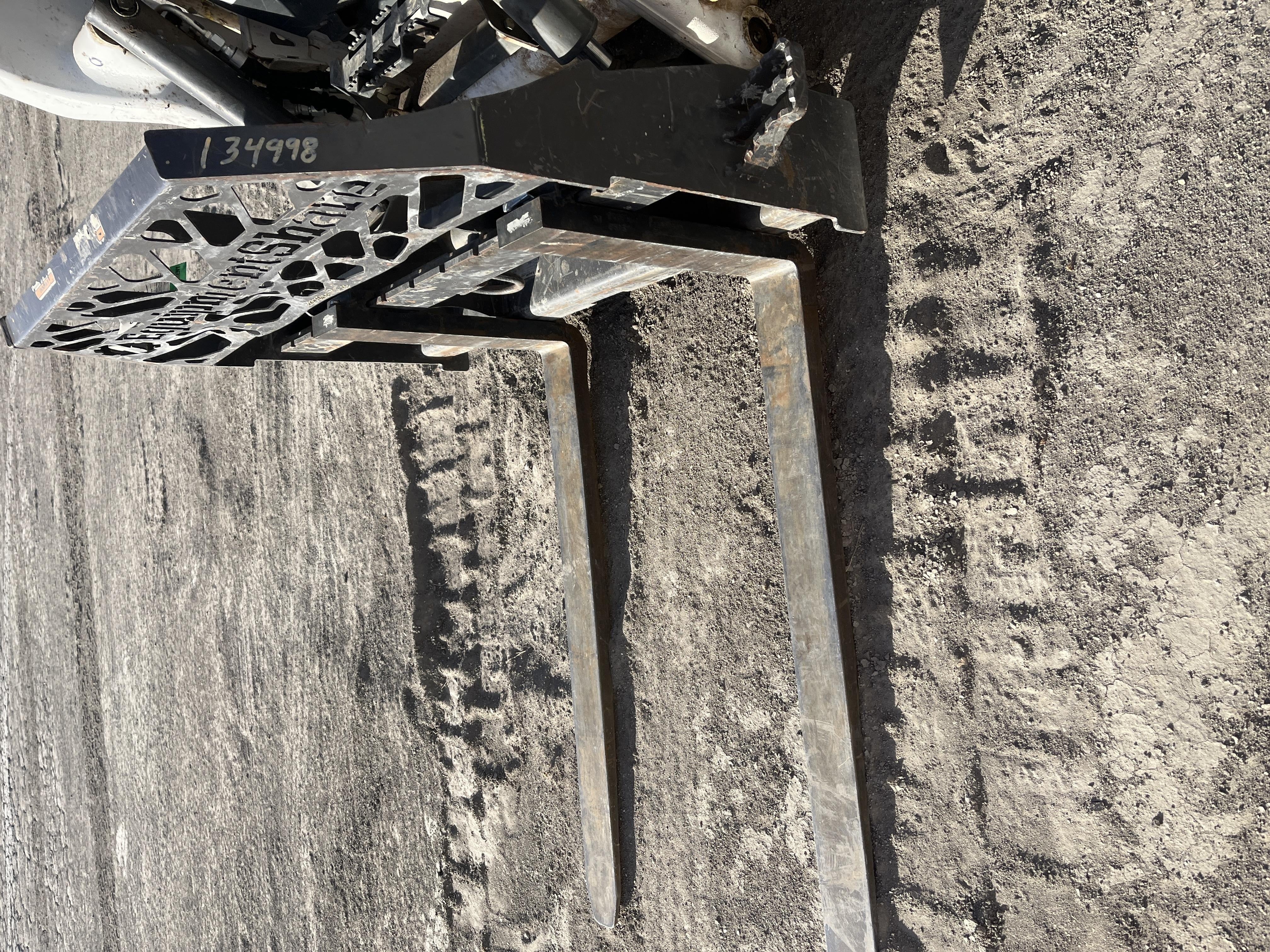 2021 PALADIN 48" Pallet Forks - Paladin