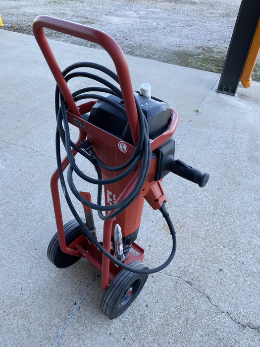 2023 HILTI TE 3000-AVR