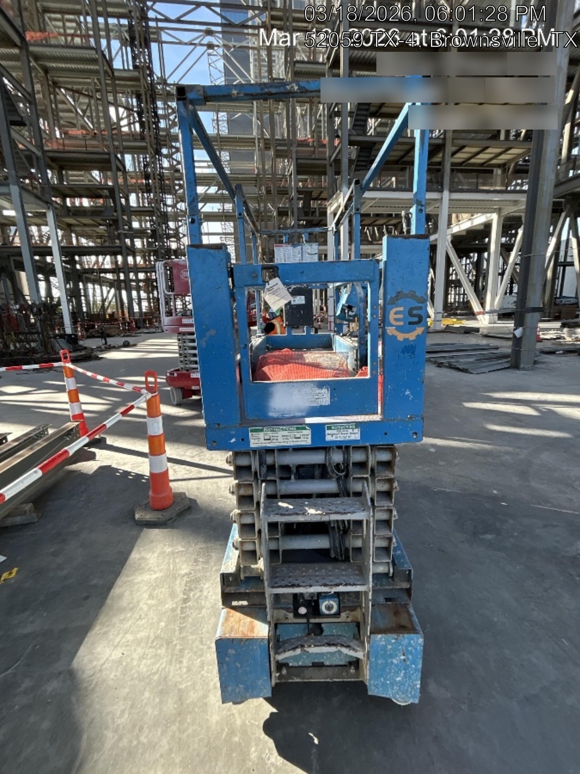 2018 Genie GS-3232 Genie GS3232 Lift w/Folding Rails and Swing Gate