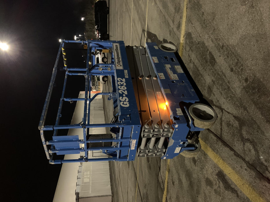 2020 Genie GS-2632 Solid NM Tires, Folding Rails with Half-Height Swing Gate, Beacon