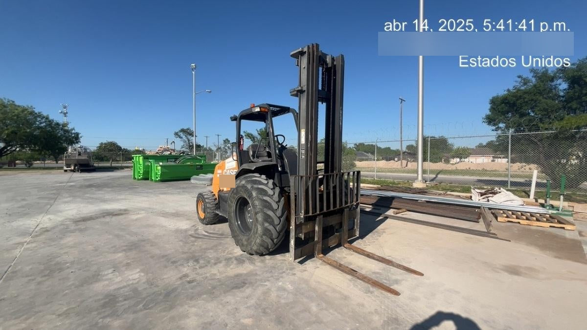 2019 CASE 588H
