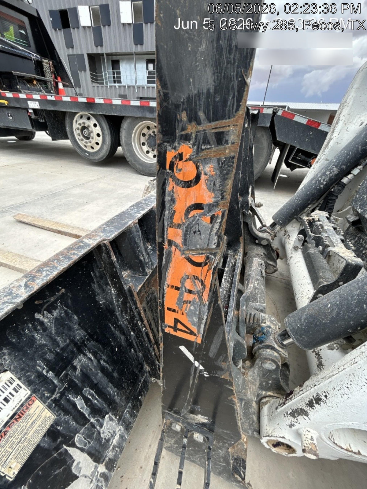 2025 ARROW MATERIAL HANDLING 24" Pallet Fork Frame