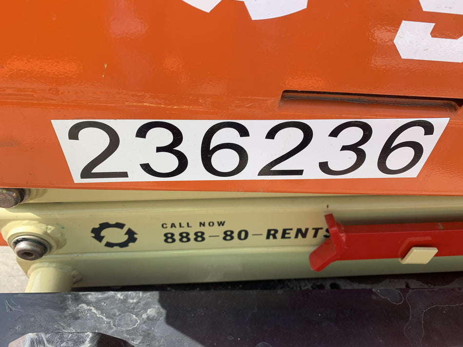 2022 JLG ES1330L