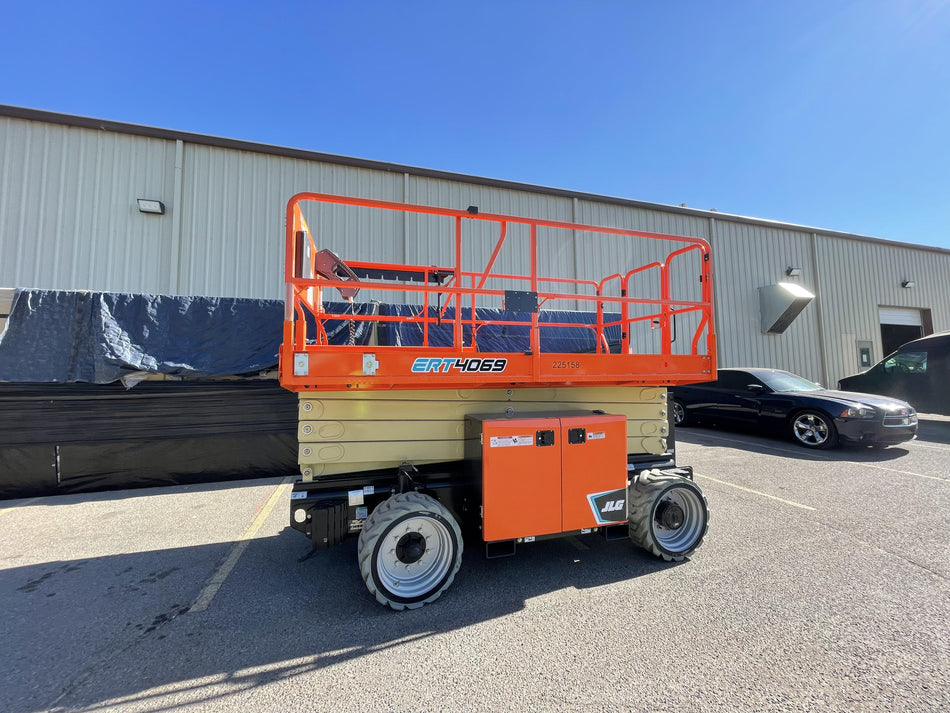 2022 JLG ERT4069