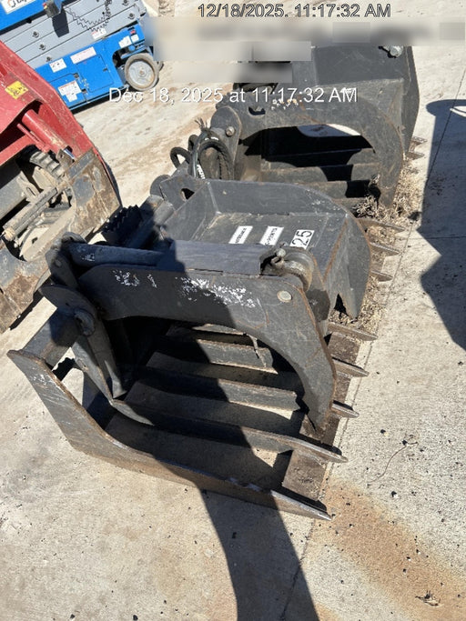 2015 CASE Grapple Bucket Skid Steer - Case