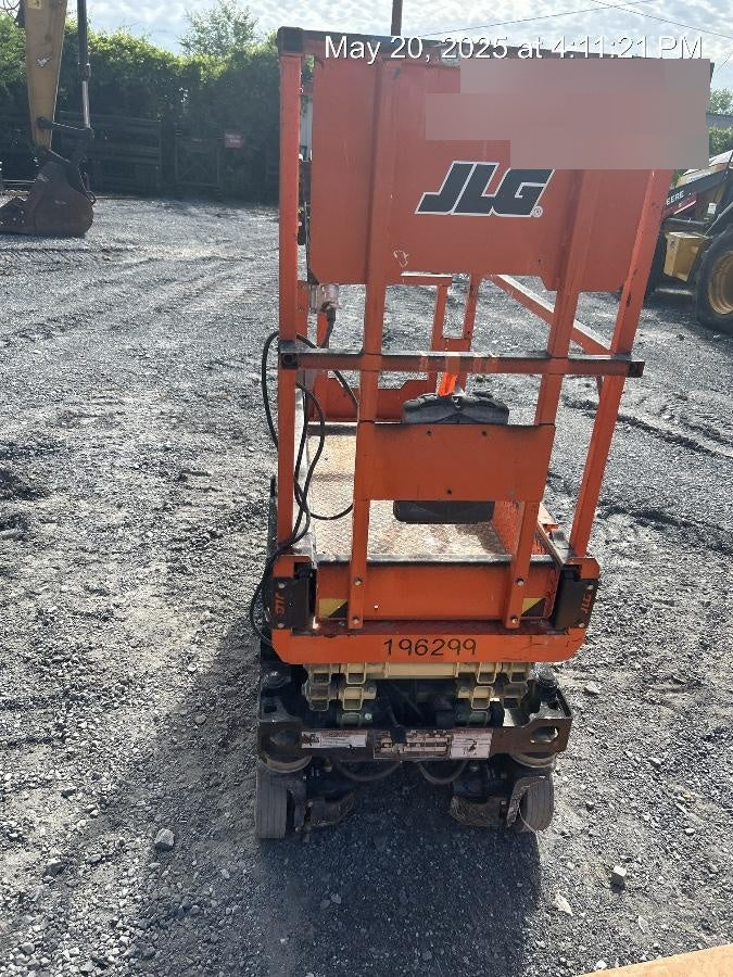 2021 JLG ES1330L