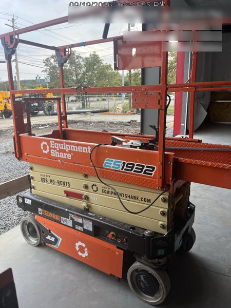 2024 JLG ES1932
