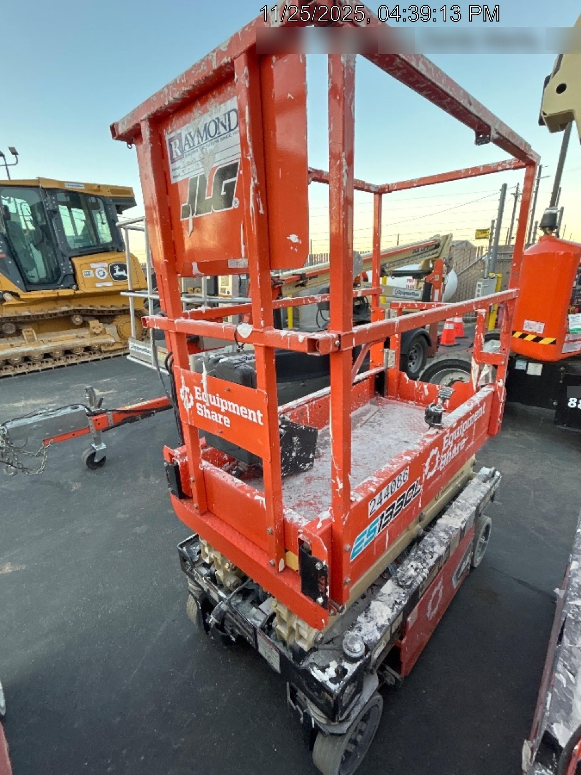 2022 JLG ES1330L