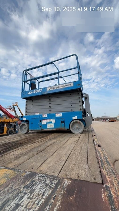 2019 Genie GS-4047 Folding rails with half height swing gate