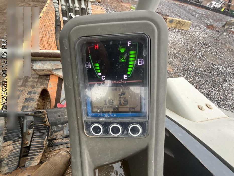 2020 TAKEUCHI TB235-2R