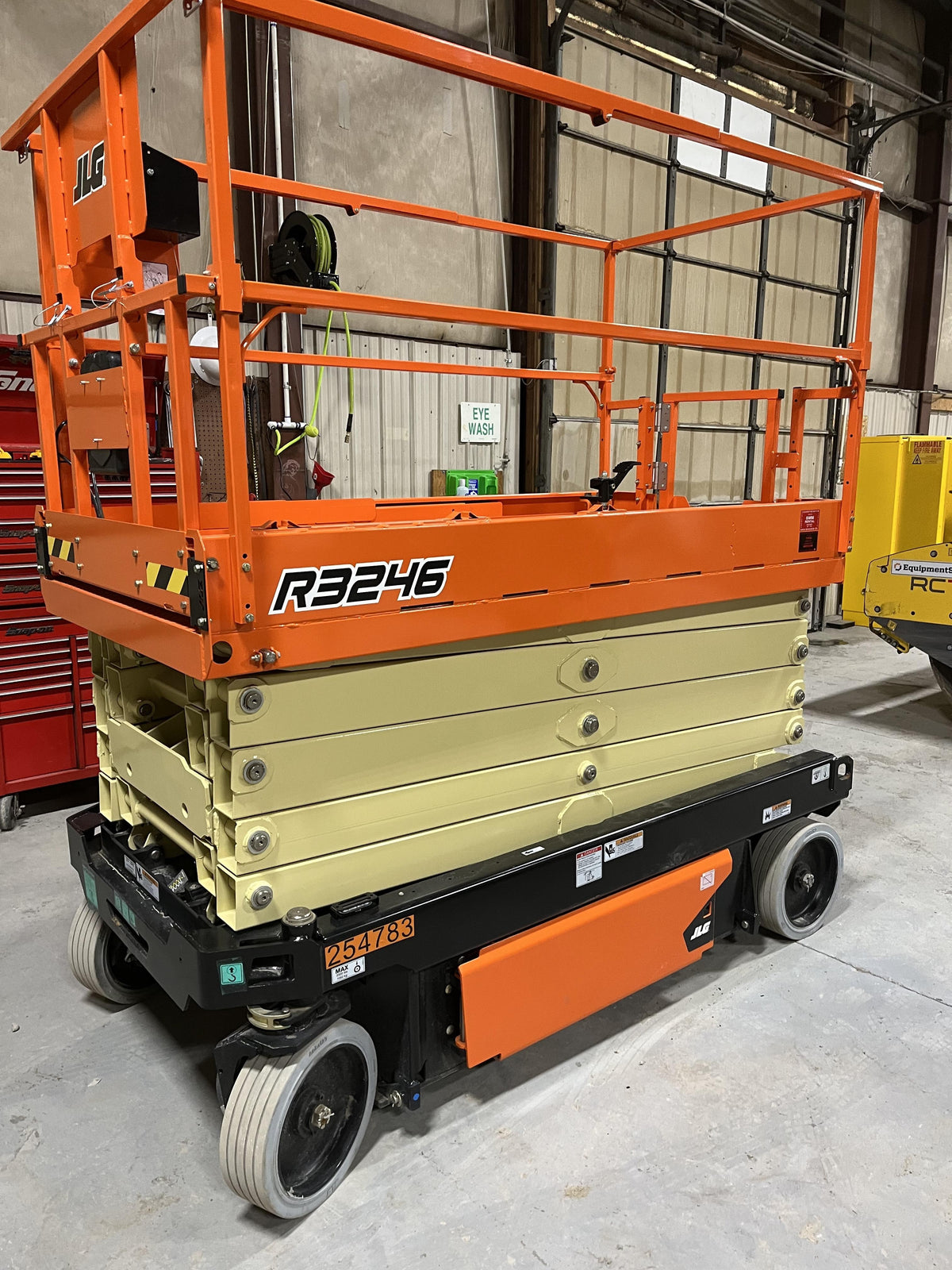 2022 JLG R3246