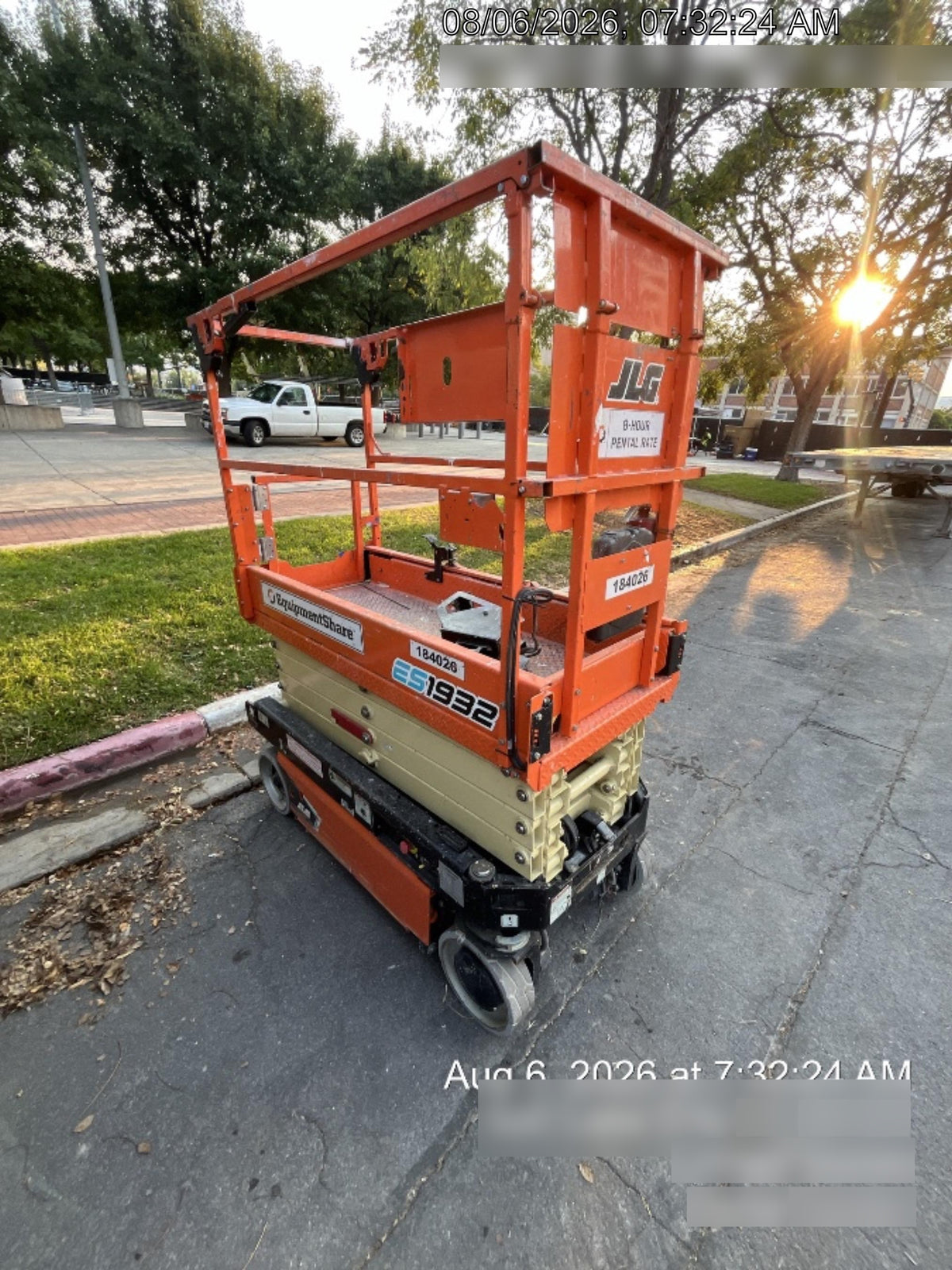 2021 JLG ES1932