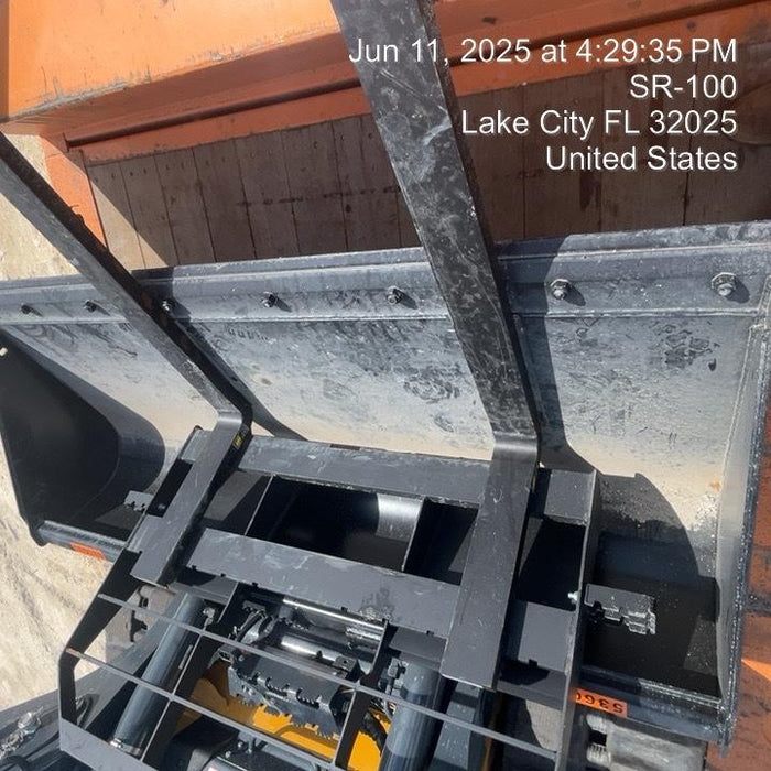 2025 JOHN DEERE 84" Bucket - John Deere