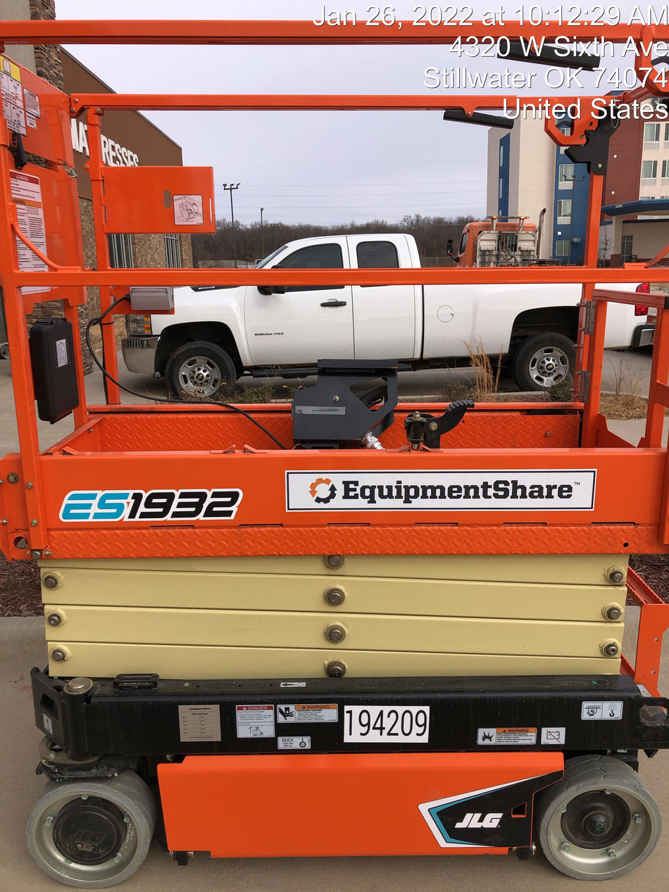 2021 JLG ES1932