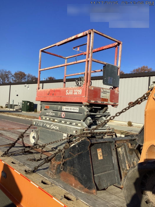 2018 Skyjack SJIII-3219 Skyjack SJIII3219 Scissor Lift w/Trojan Batteries
