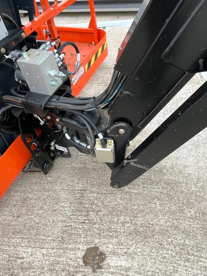 2024 JLG 860SJ