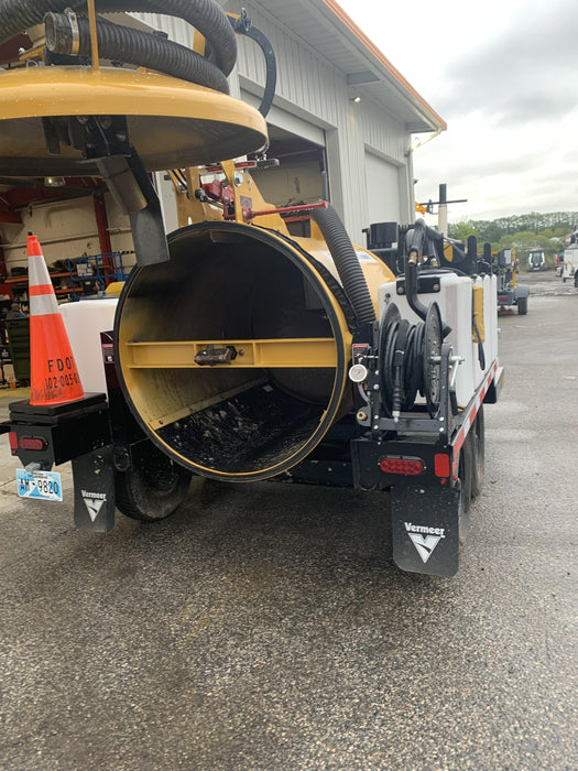 2022 Vac-Tron LP573XDT T4 Koehler Diesel Engine, 500 Gallon Debris Tank, x2 100 Gallon Water Tanks