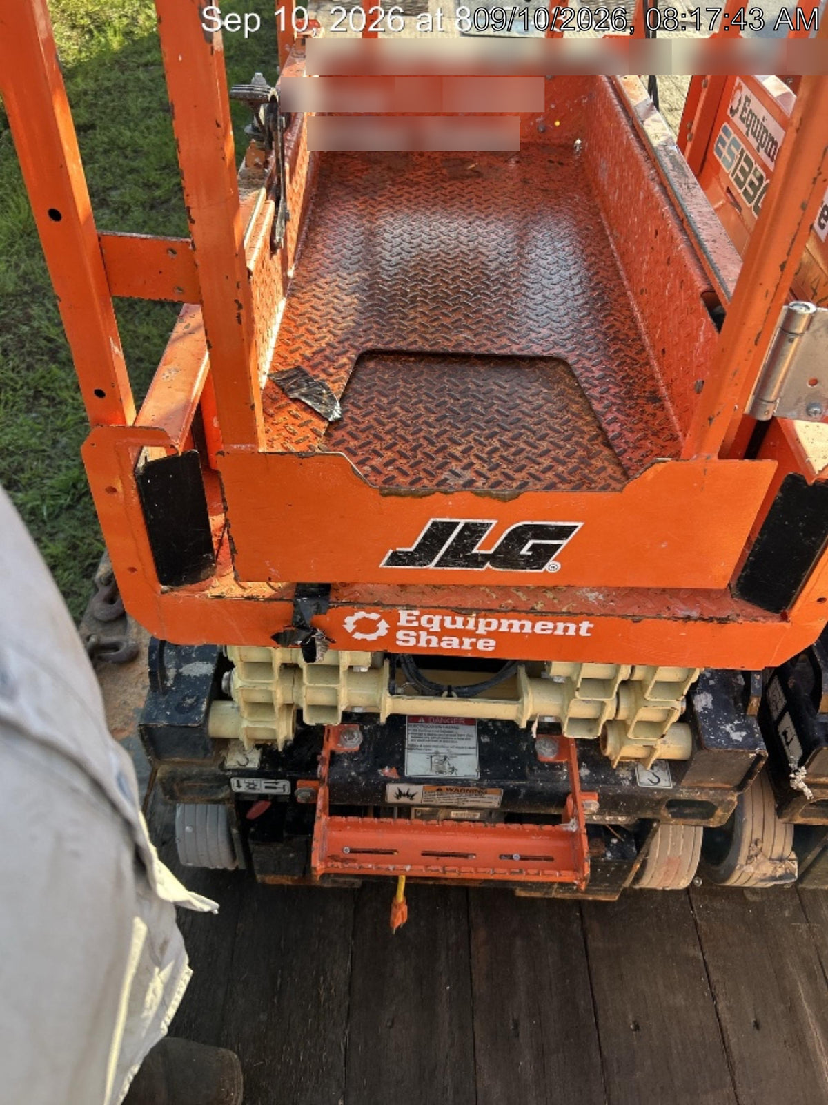 2022 JLG ES1330L