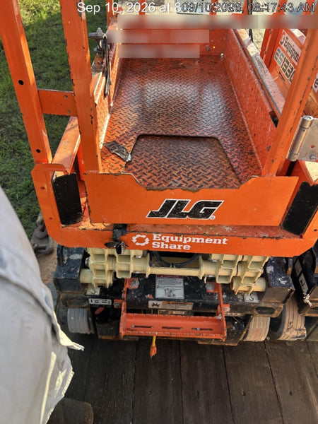2022 JLG ES1330L