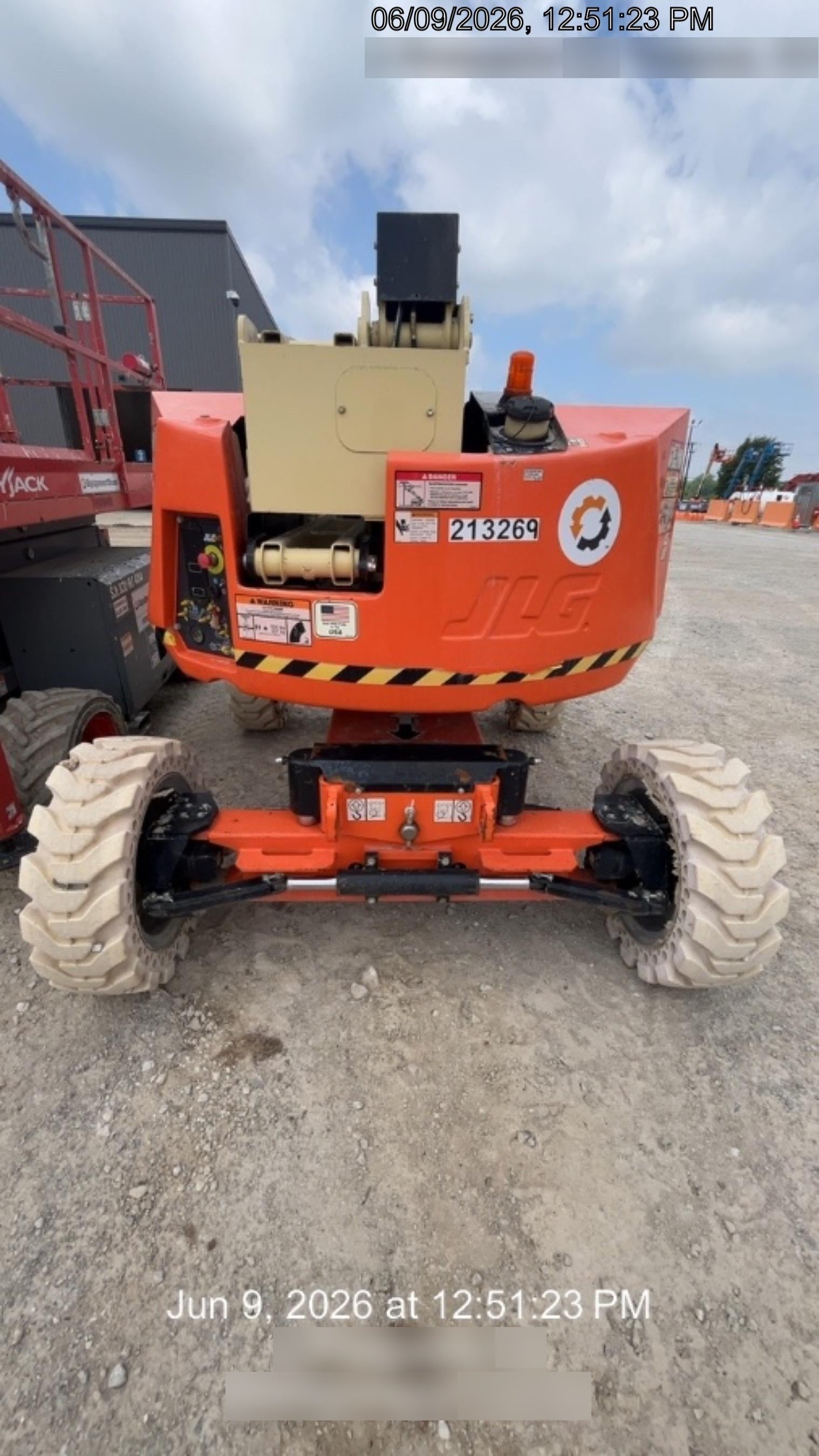 2022 JLG 340AJ