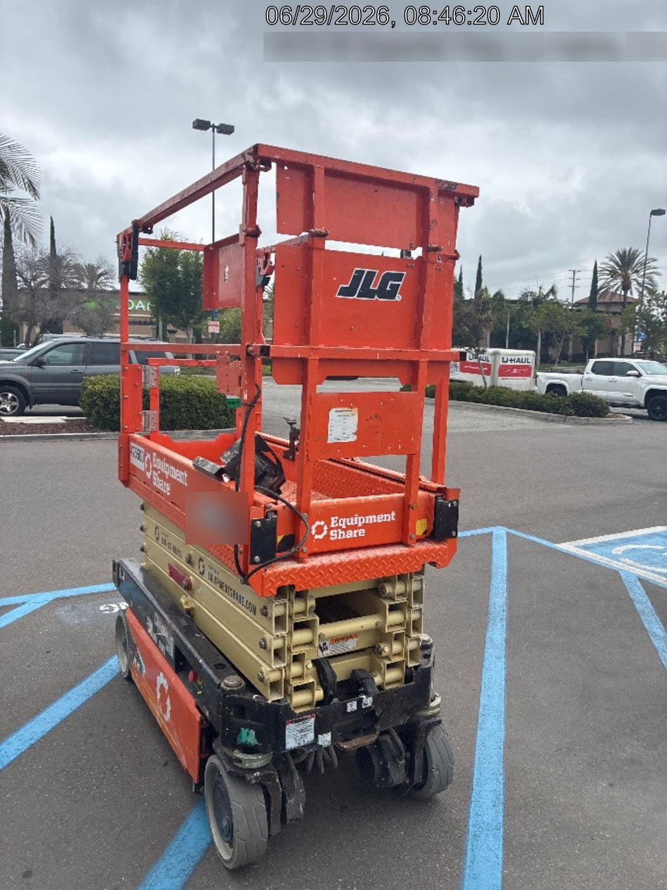 2024 JLG ES1932