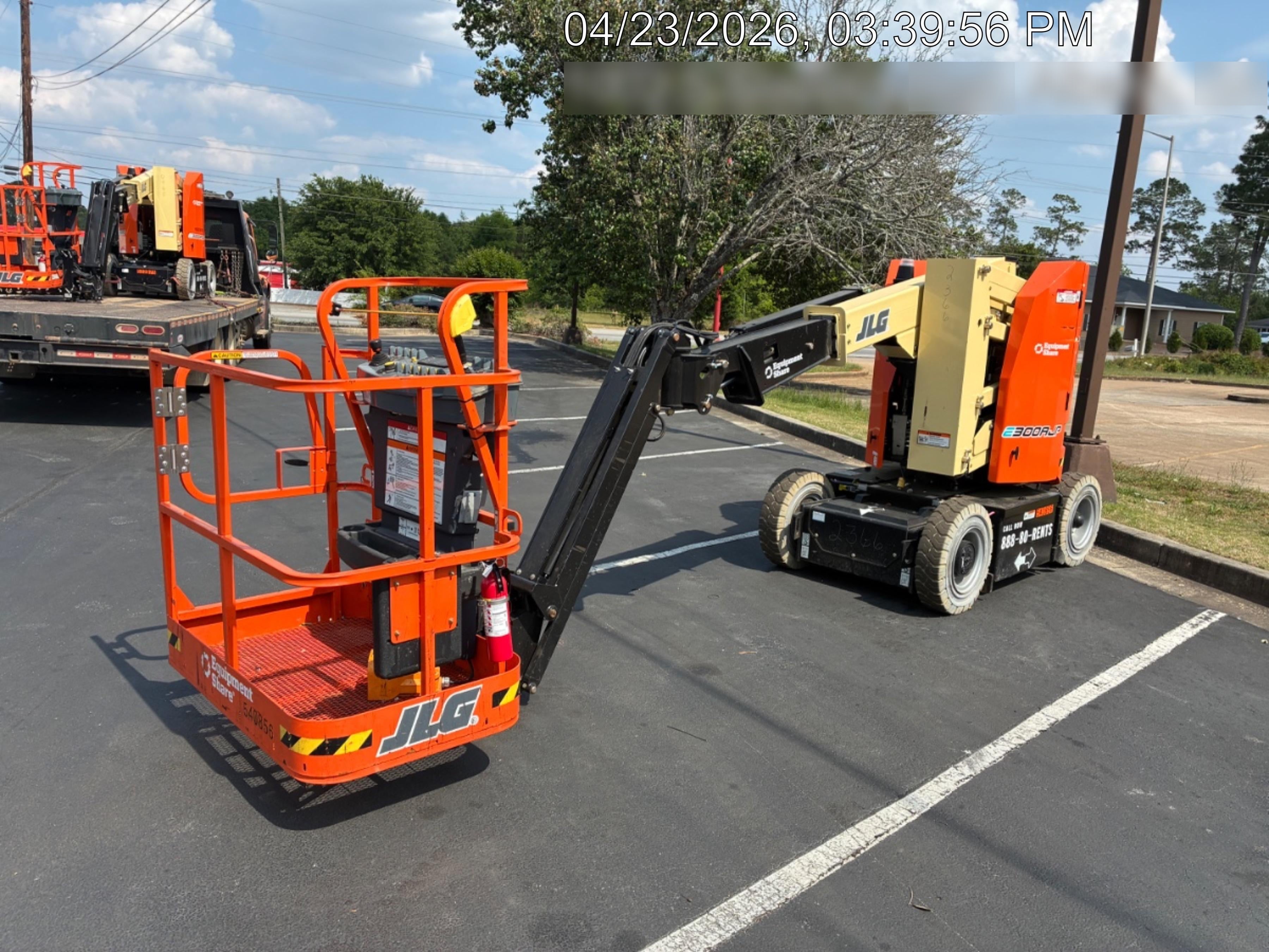 2025 JLG E300AJP