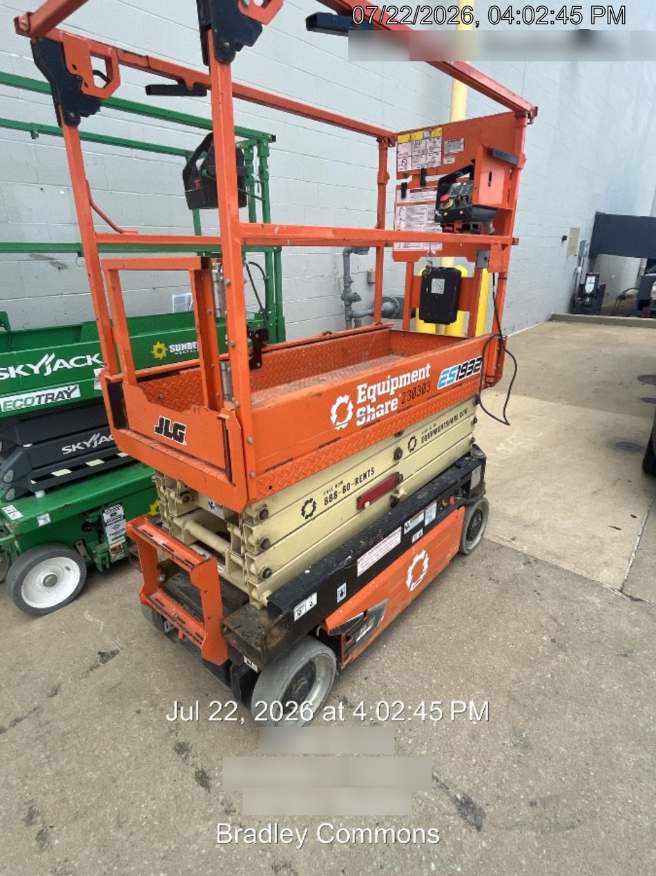 2022 JLG ES1932