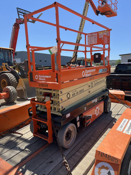 2022 JLG ES2632