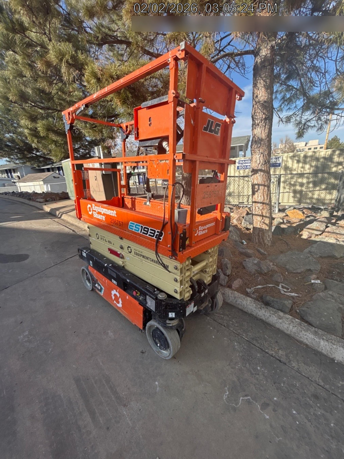 2022 JLG ES1932