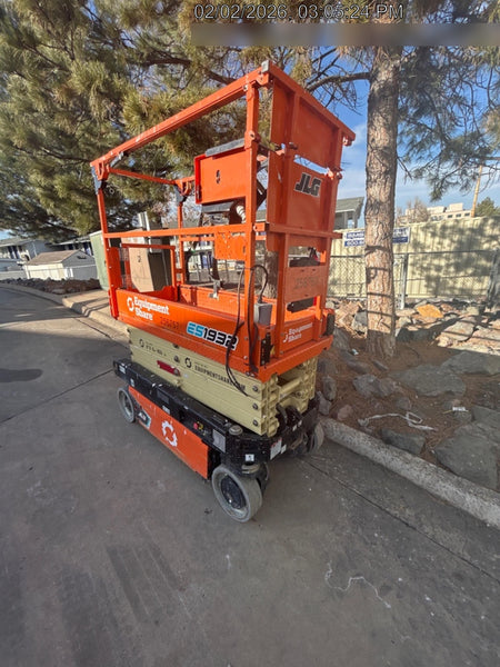 2022 JLG ES1932