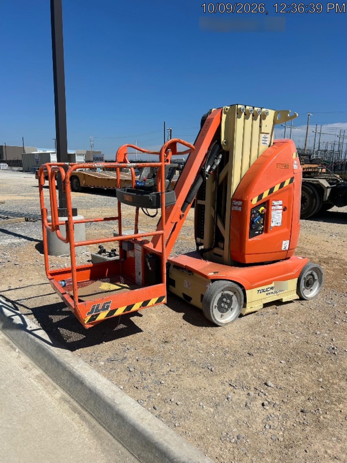 2022 JLG 26E