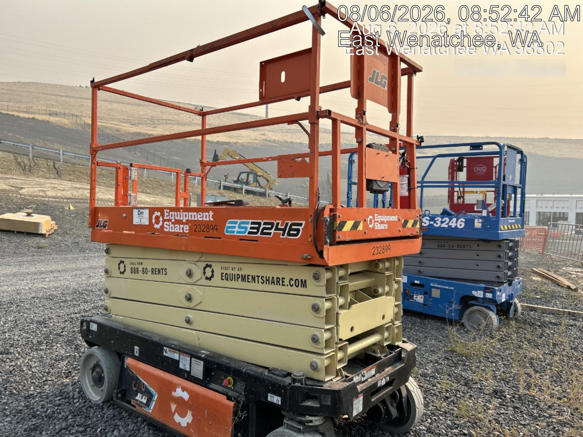 2022 JLG ES3246