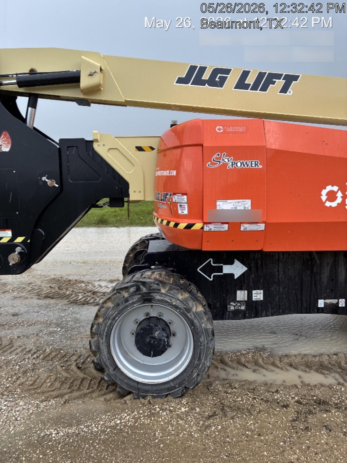 2025 JLG 800AJ