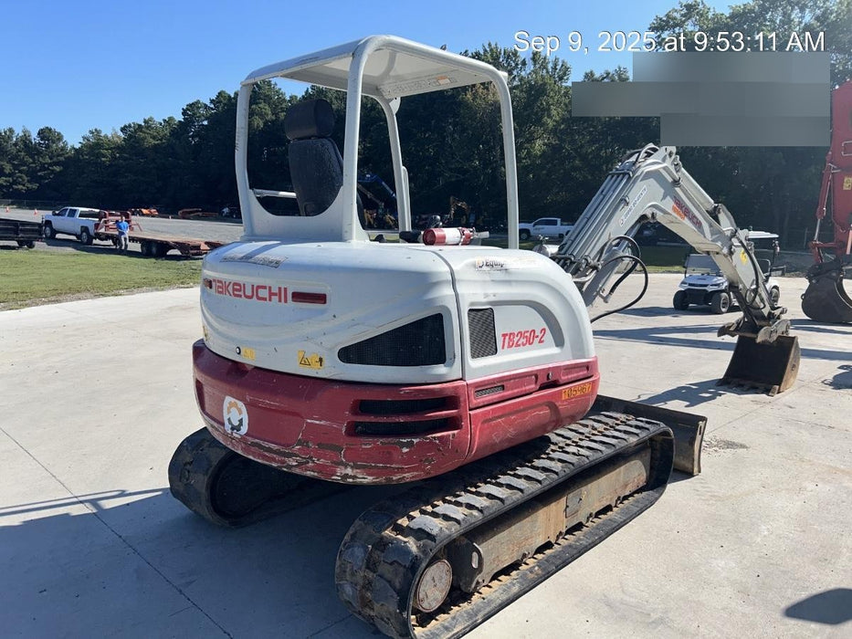 2020 TAKEUCHI TB250-2