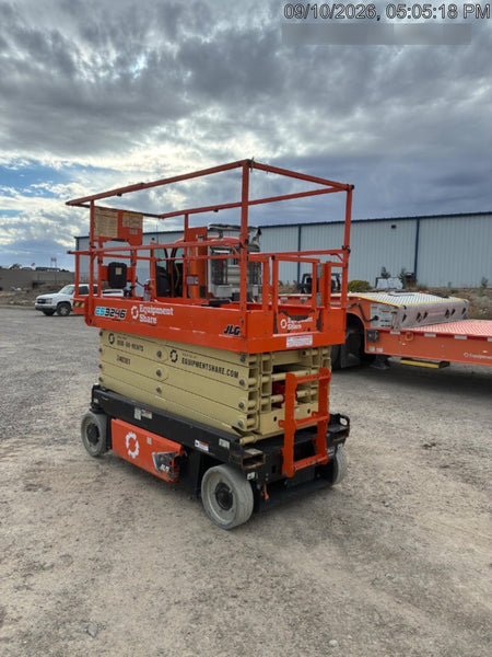 2022 JLG ES3246