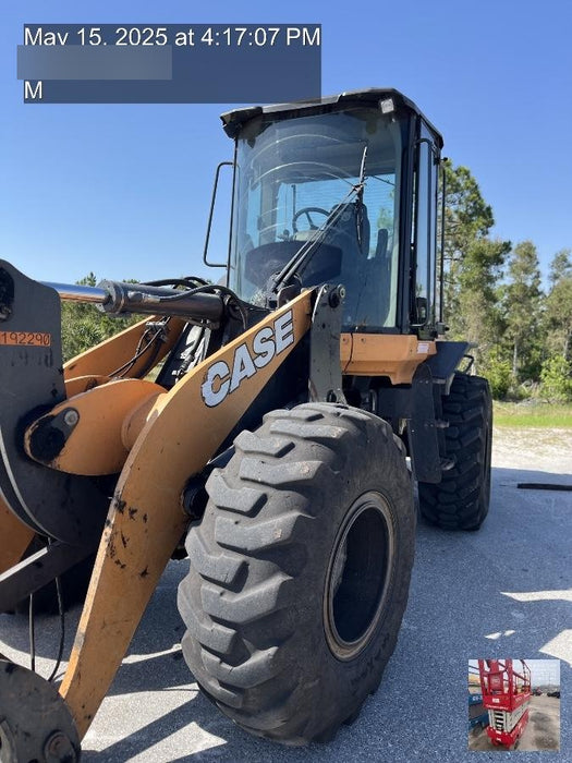 2018 Case 621G CLOSED CAB, JRB 416 STYLE HYD COUPLER