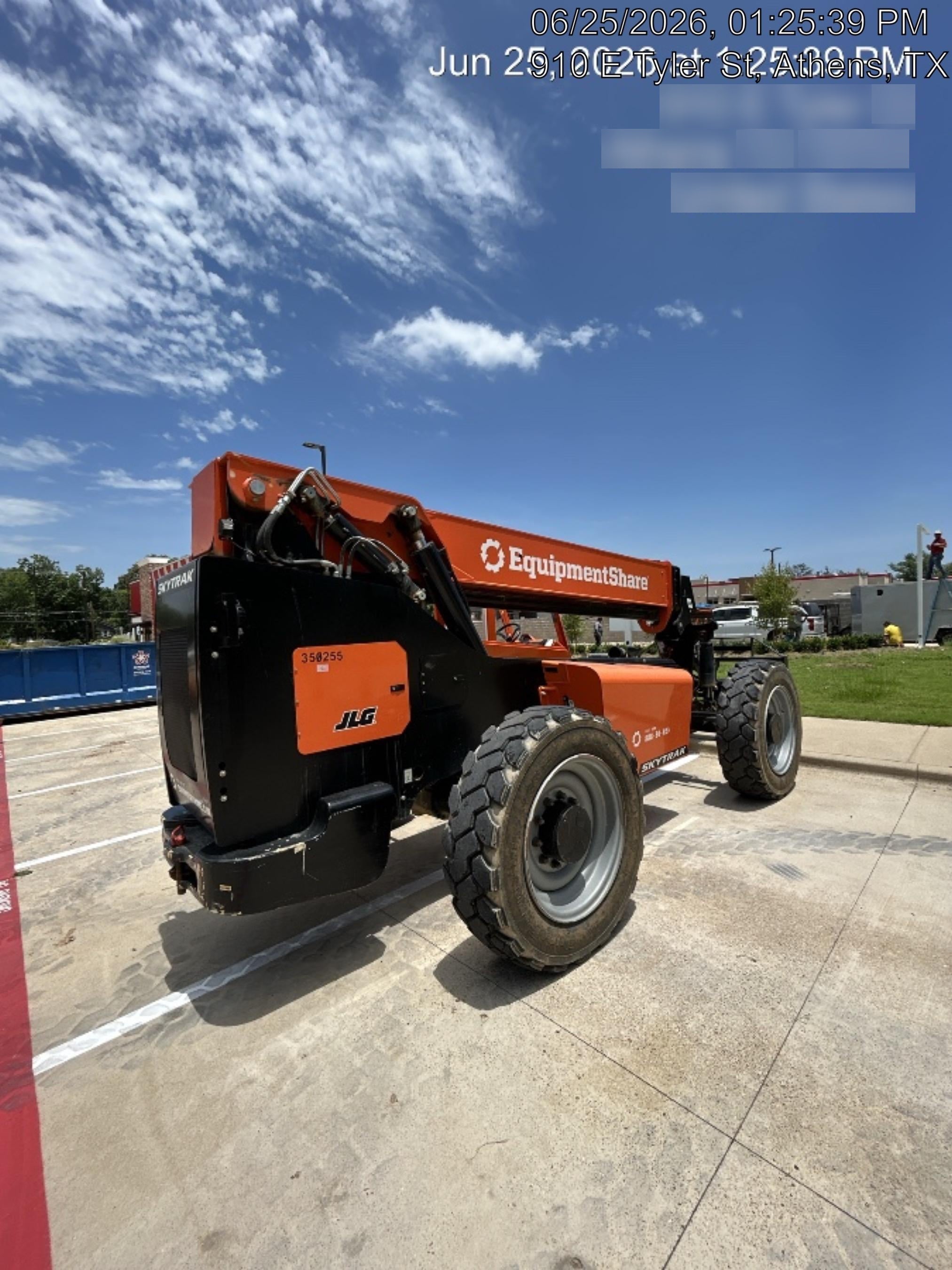2023 SKYTRAK 8042