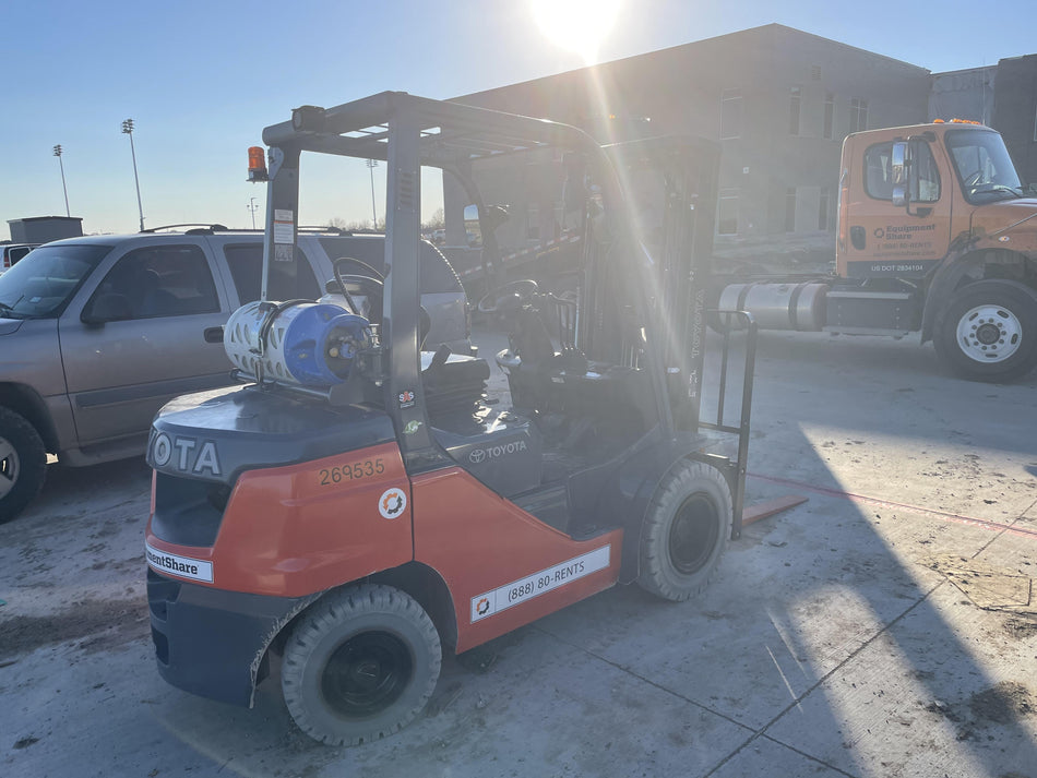 2022 TOYOTA 50-8FGU25