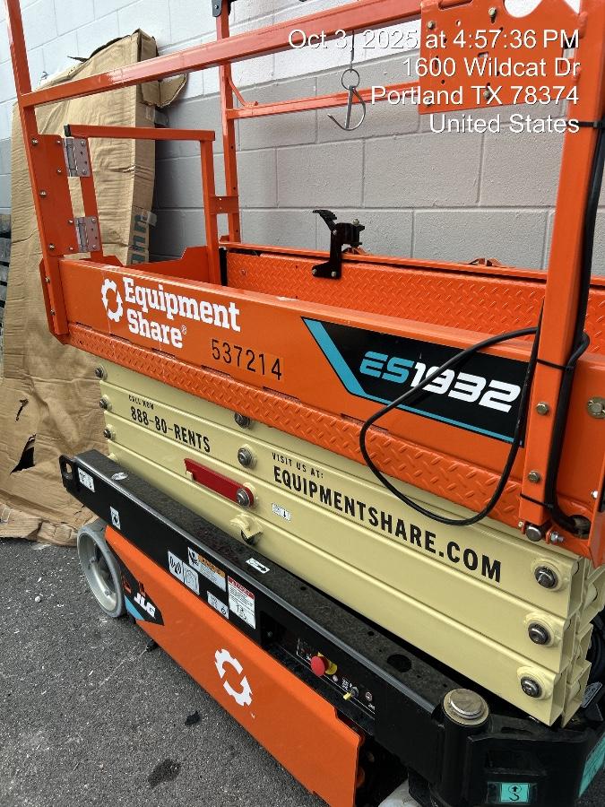 2025 JLG ES1932