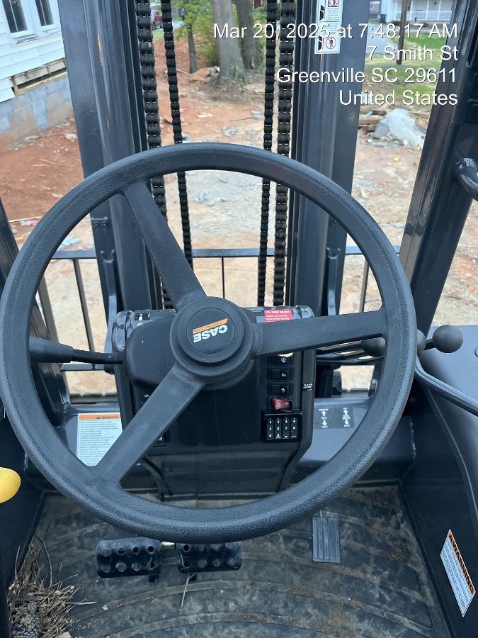 2023 CASE 588H