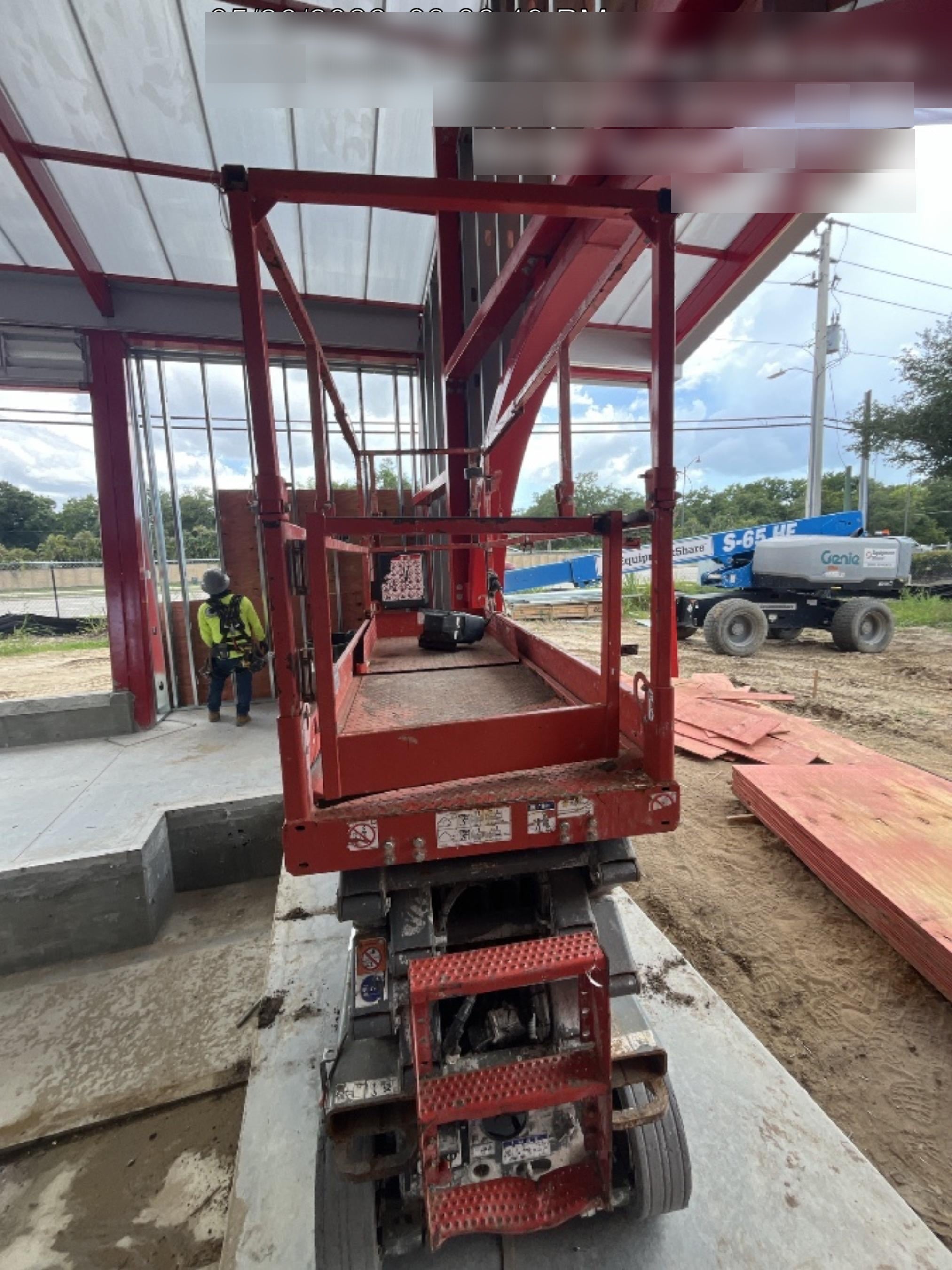 2020 Skyjack SJIII-3226 Solid NM Tires, Half height spring hinged entry gate, Dual Beacons