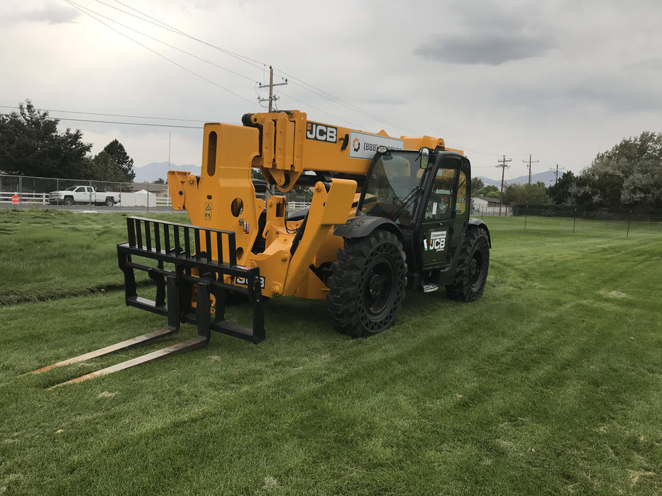 2020 JCB 510-56 Cab/Heat/Air, Solid Tires, Work Lights, Beacon, Aux Hydraulics, Back up Alarm, Lifting Eye, ES Decals