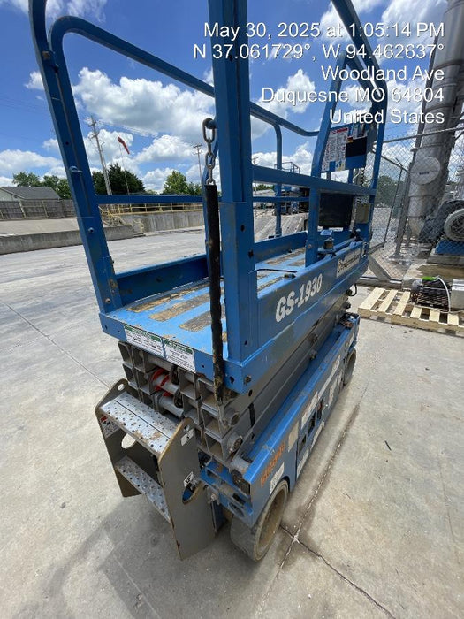 2019 Genie GS-1930 Fixed Rails with Chain Entry