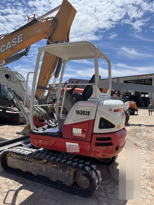 2021 TAKEUCHI TB235-2R